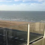 Raversijde With Seaview オステンド