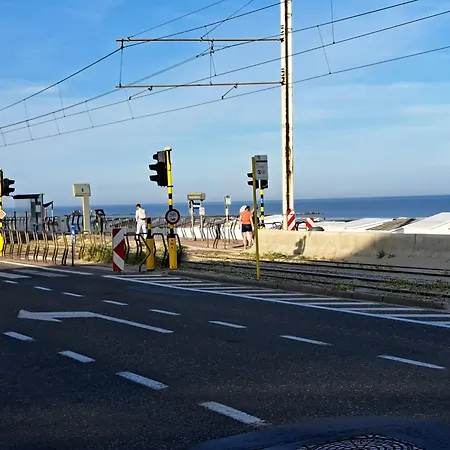 Daire Raversijde With Seaview