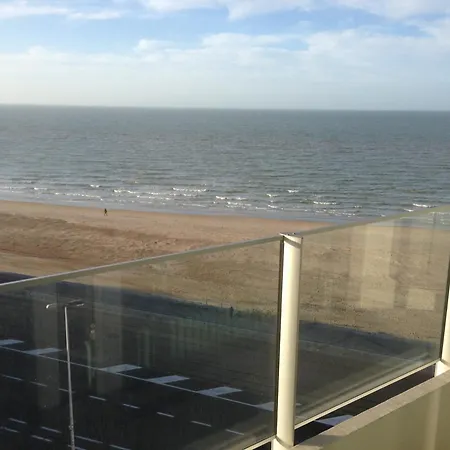 Raversijde With Seaview 奥斯滕德