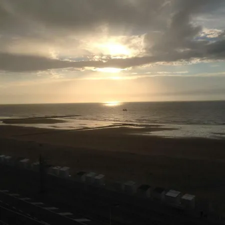 Daire Raversijde With Seaview